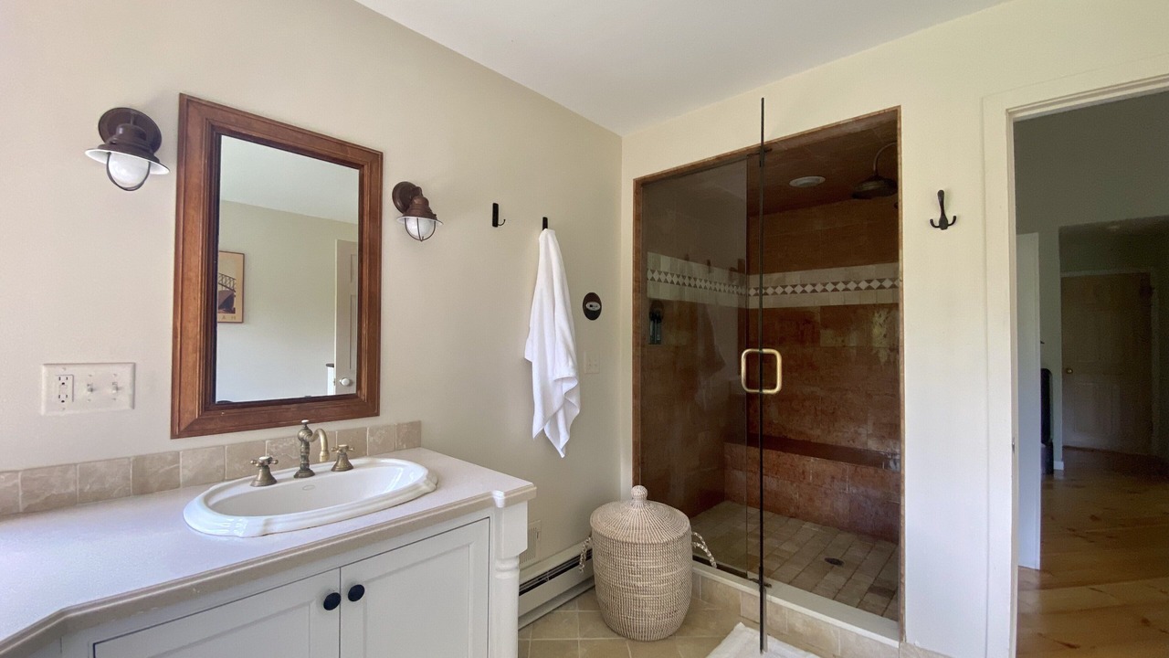 Photo of Bathroom in Redding Ridge