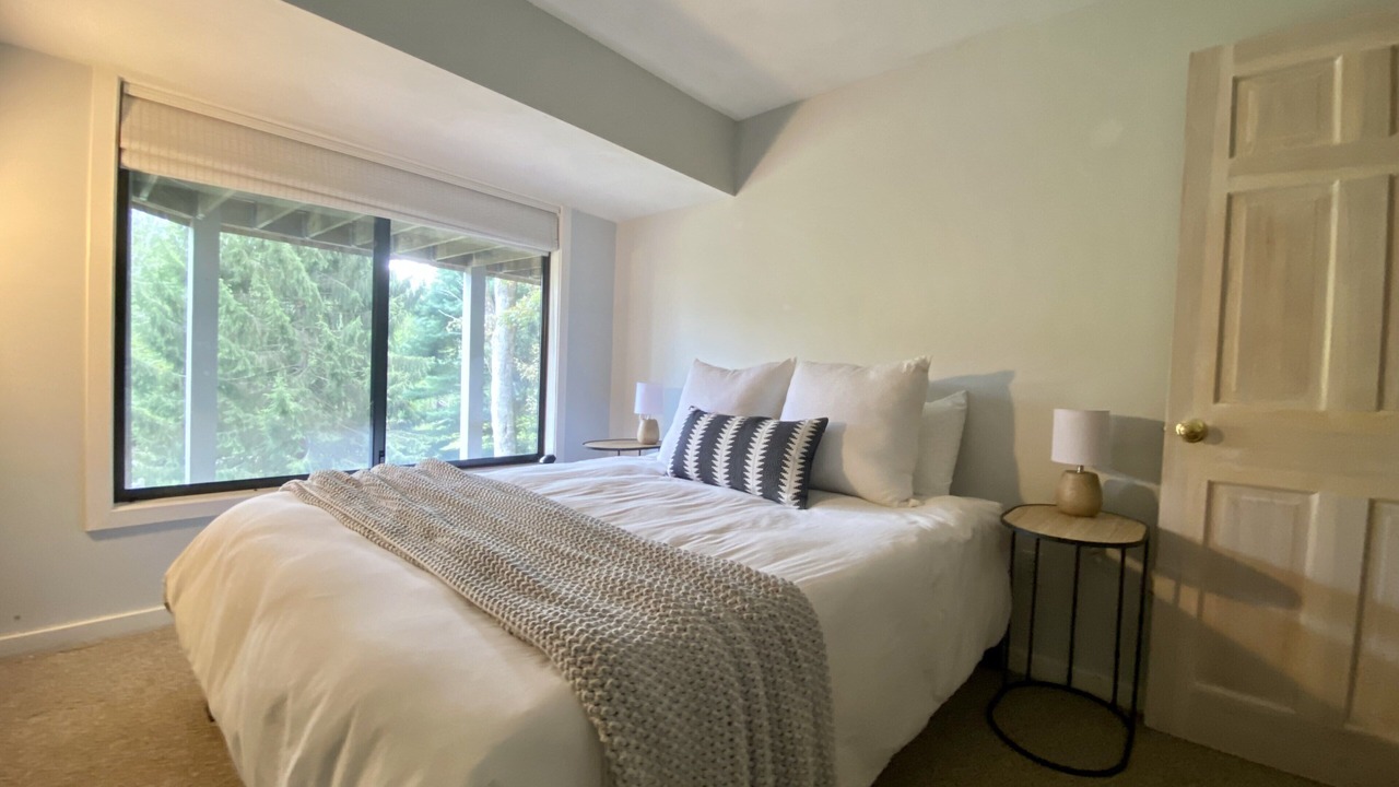 Photo of Bedroom in Redding Ridge