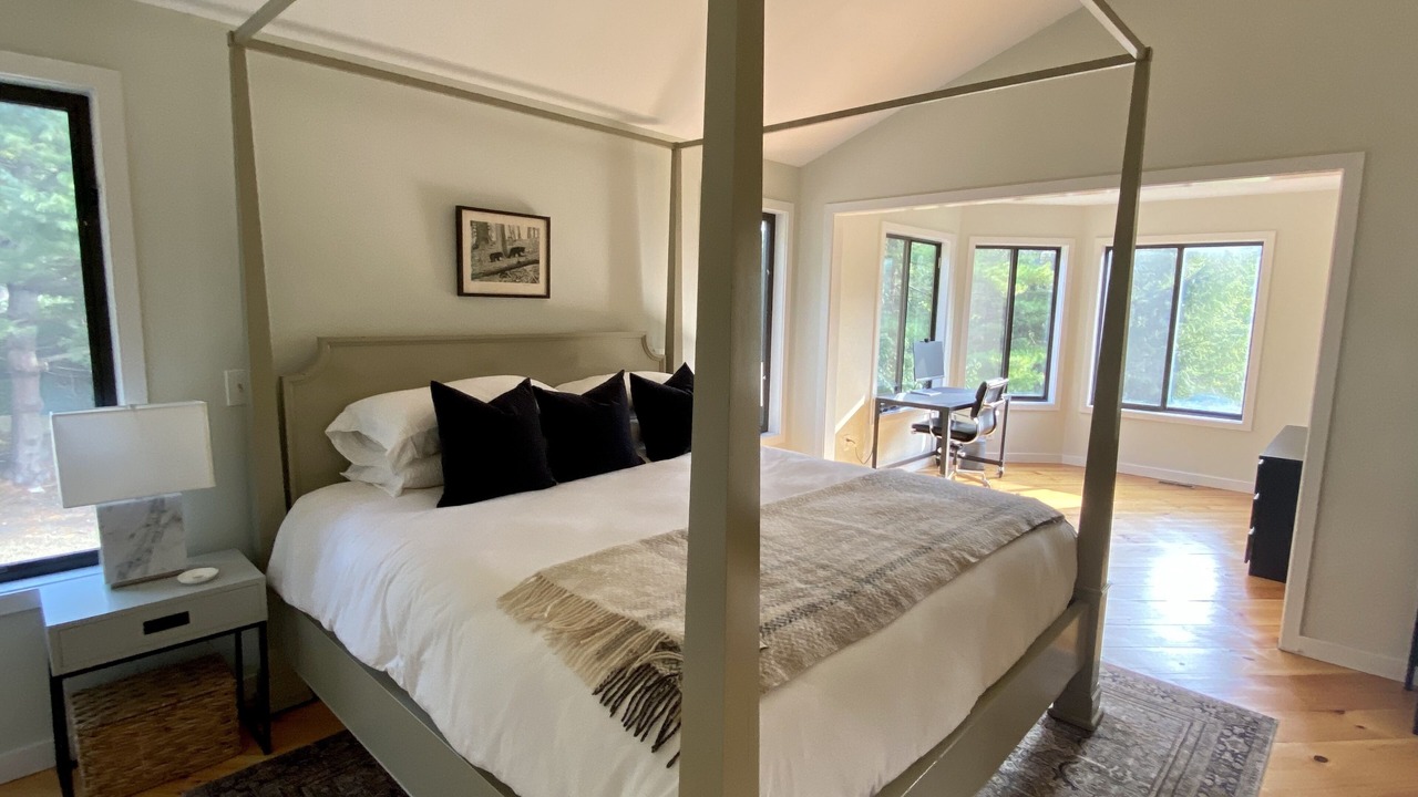 Photo of Bedroom in Redding Ridge