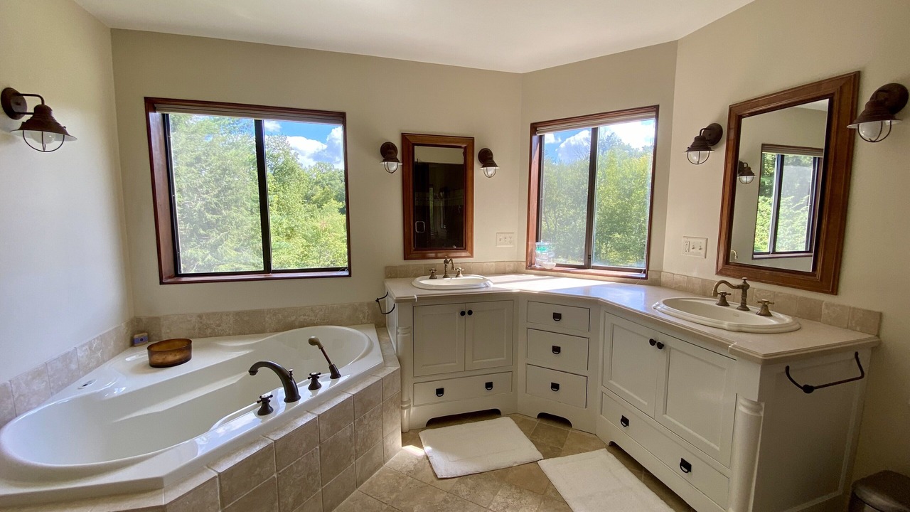 Photo of Bathroom in Redding Ridge