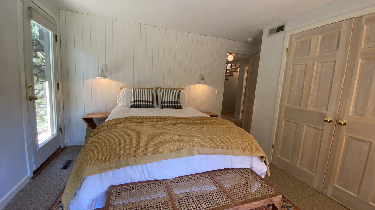 Photo of Bedroom in Redding Ridge