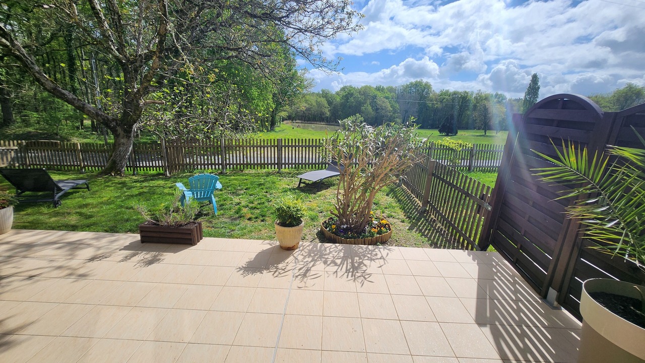 Photo of Patio Balcony in Montazeau