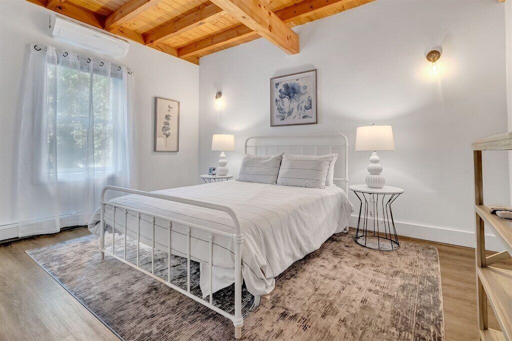 Photo of Bedroom in Ogunquit