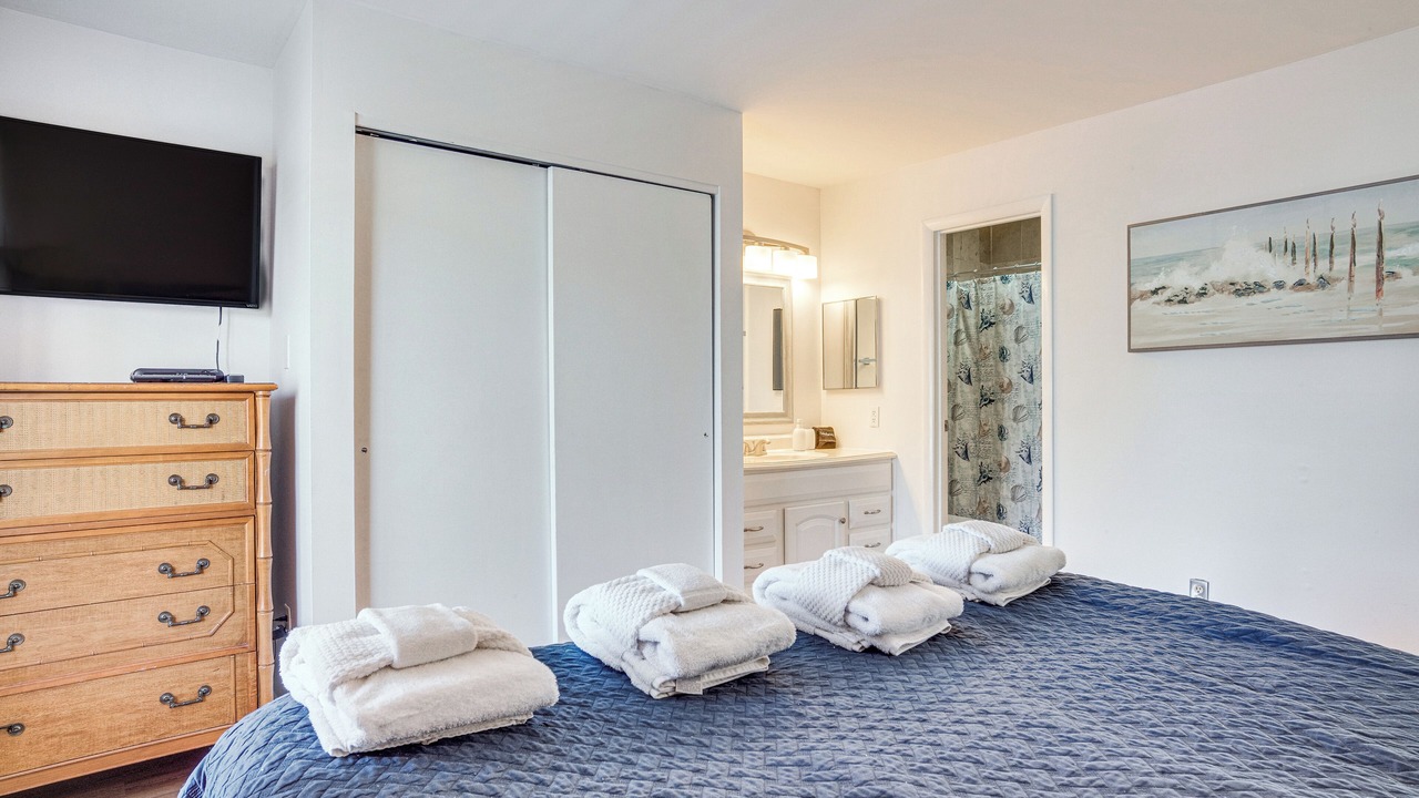 Photo of Bedroom in Oceanmarsh Subdivision