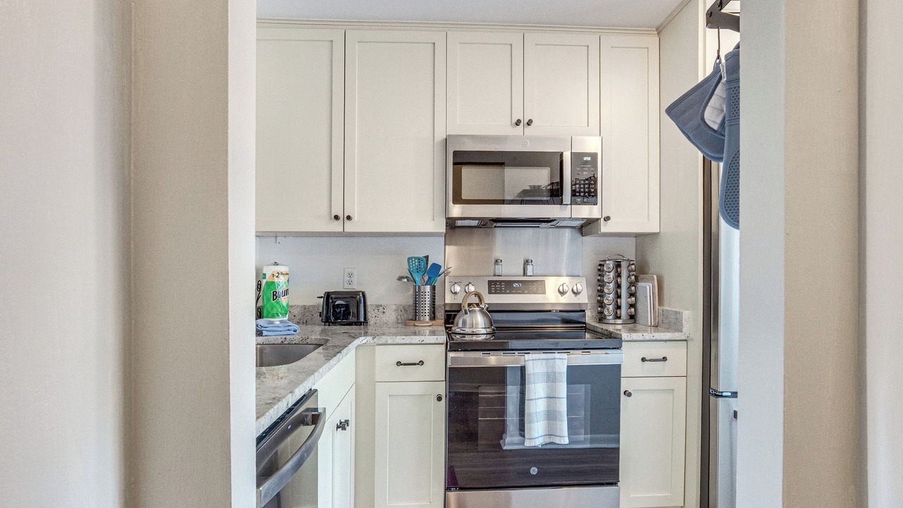 Photo of Kitchen in Oceanmarsh Subdivision