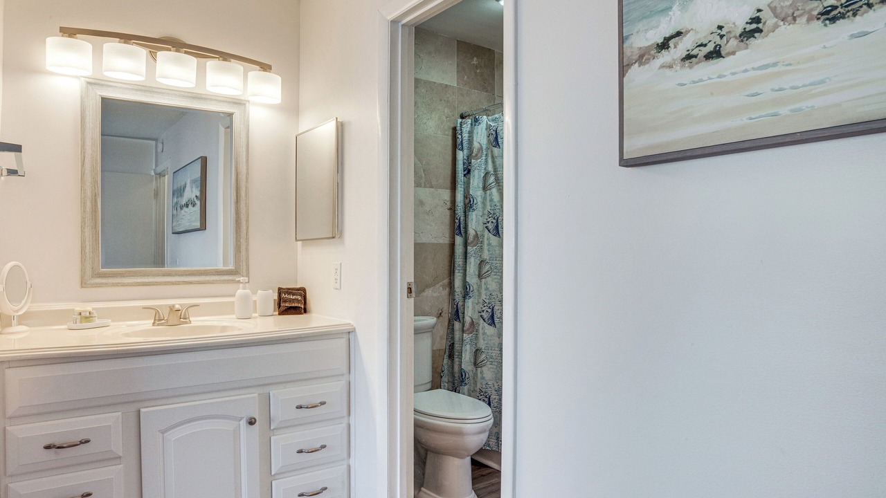 Photo of Bathroom in Oceanmarsh Subdivision