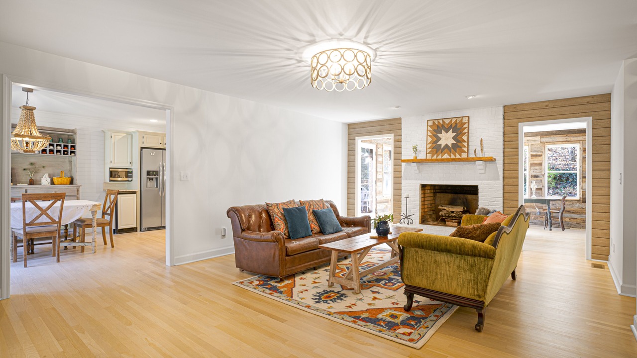 Photo of Livingroom in Thompson's Station