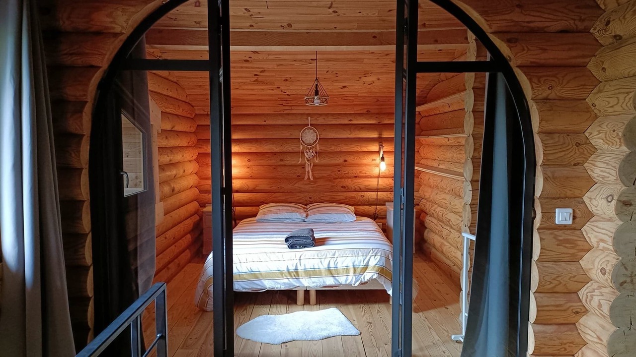 Photo of Bedroom in Monbahus