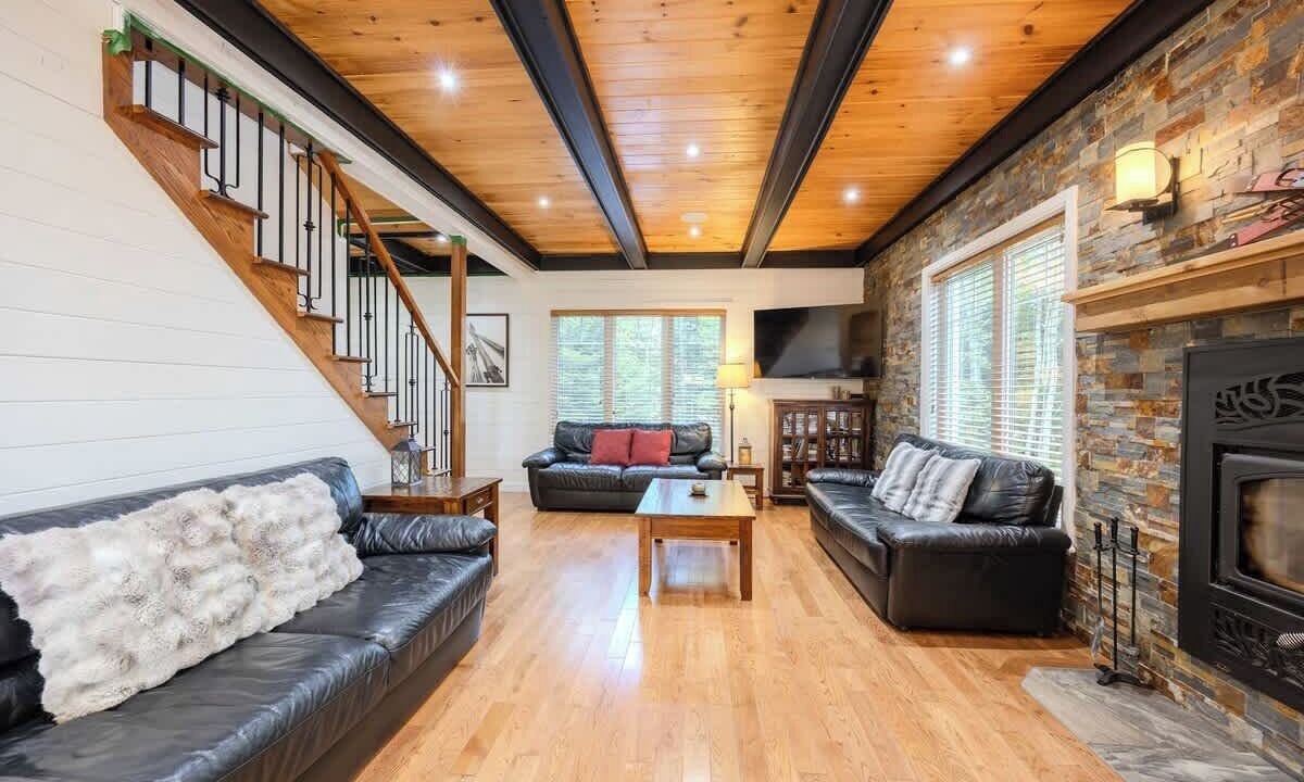 Photo of Livingroom in Petite-Riviere-Saint-Francois