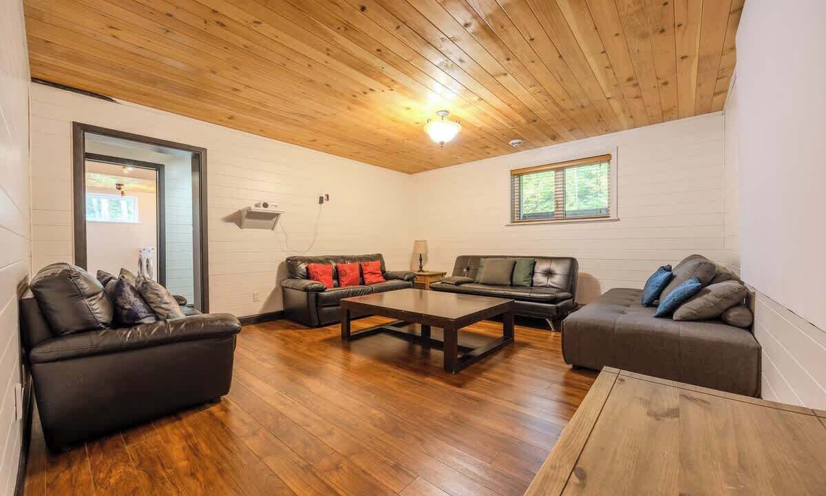 Photo of Livingroom in Petite-Riviere-Saint-Francois