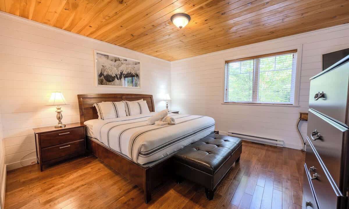 Photo of Bedroom in Petite-Riviere-Saint-Francois