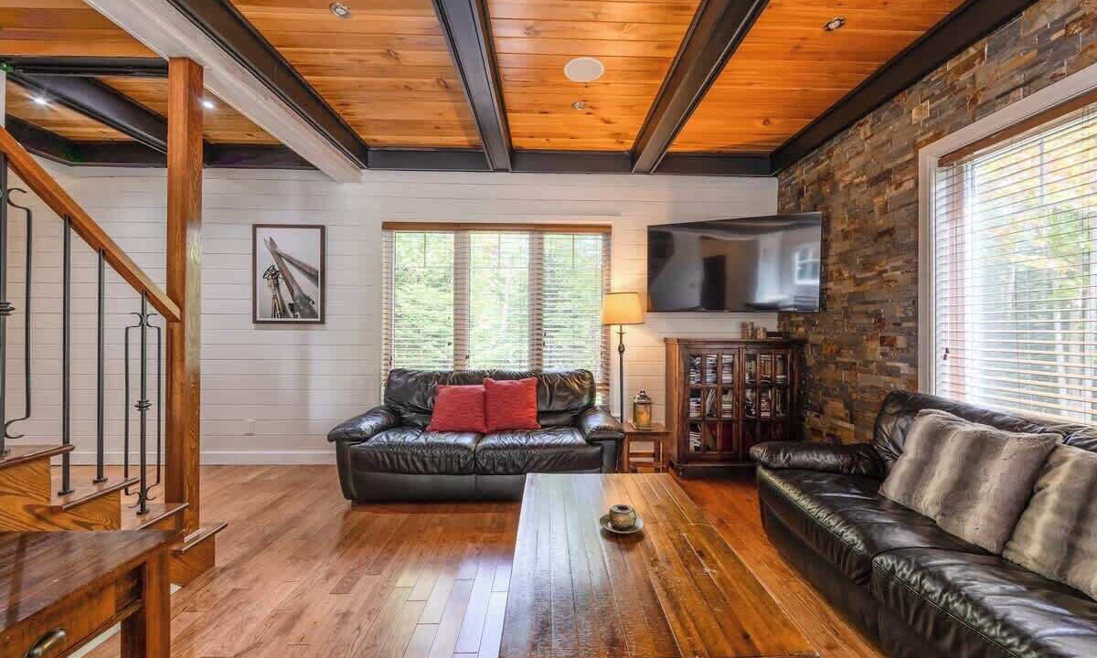 Photo of Livingroom in Petite-Riviere-Saint-Francois