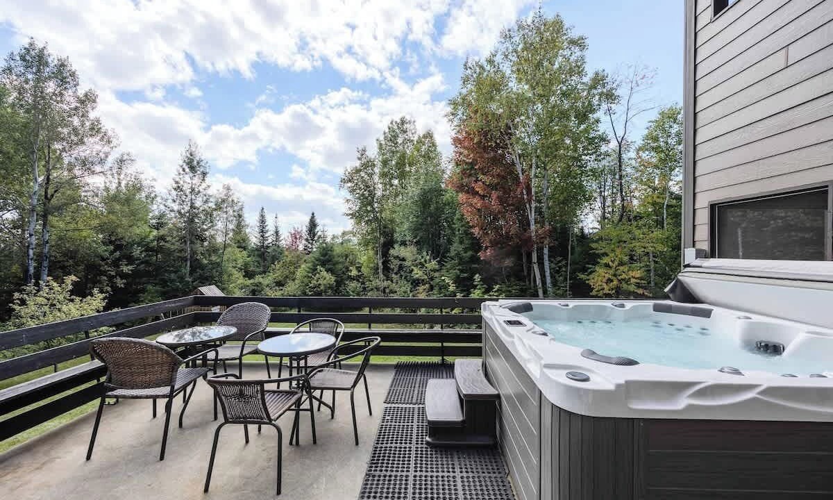Photo of Patio Balcony in Petite-Riviere-Saint-Francois