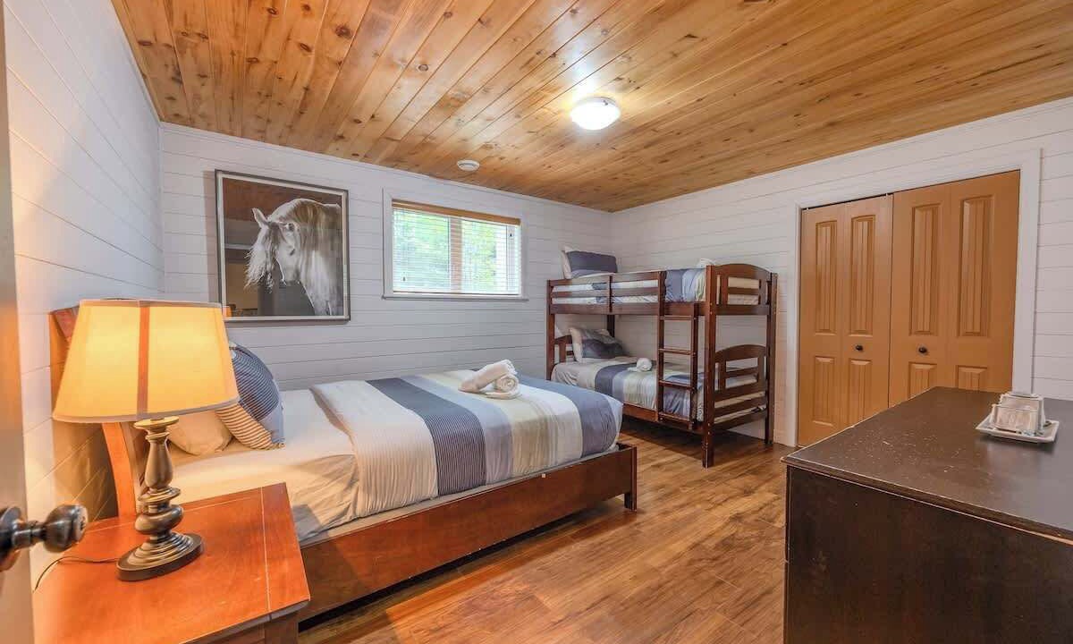 Photo of Bedroom in Petite-Riviere-Saint-Francois