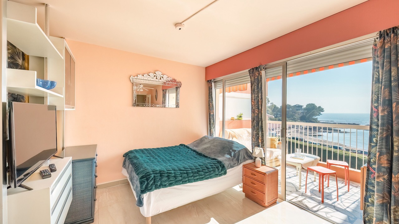 Photo of Bedroom in Boulouris-sur-Mer