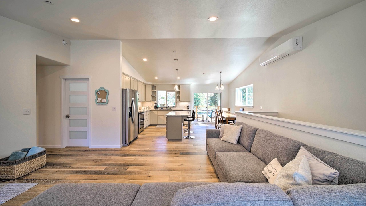 Photo of Bedroom in Junction City