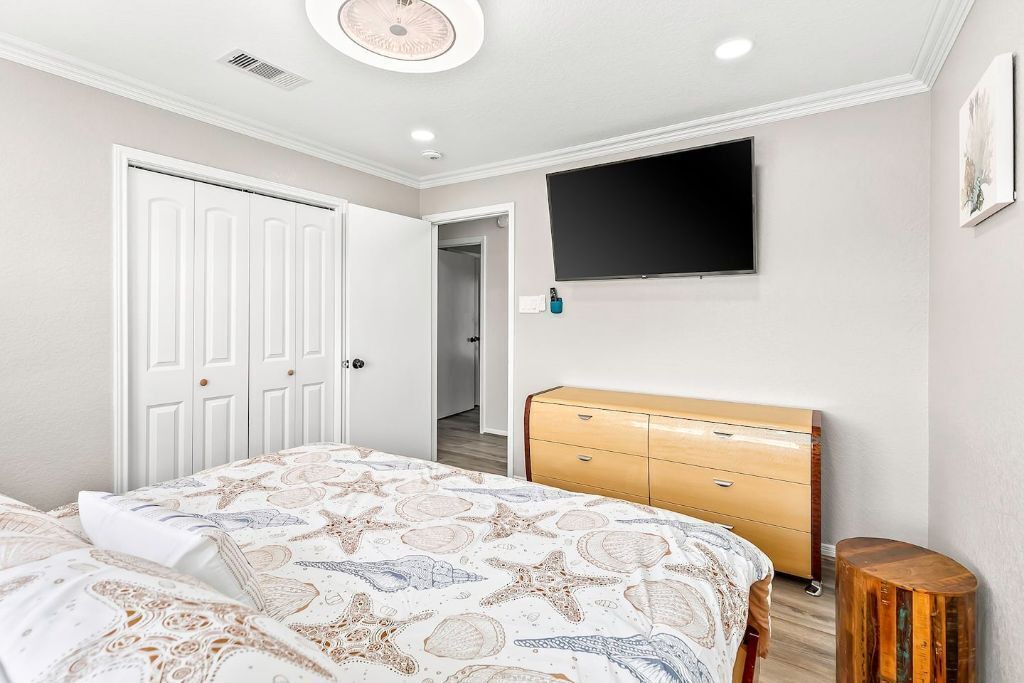 Photo of Bedroom in Surfside Beach