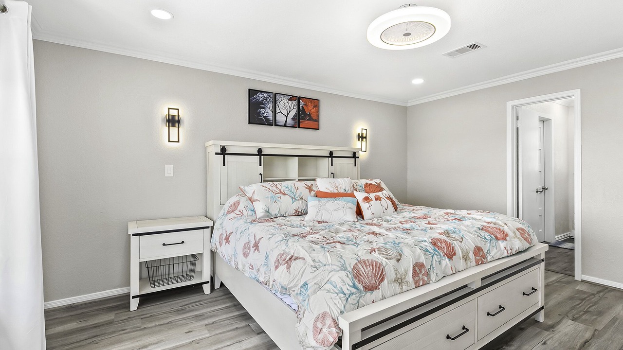 Photo of Bedroom in Surfside Beach