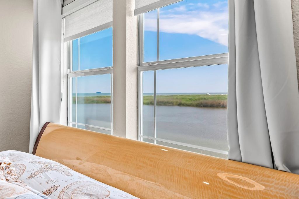 Photo of Bedroom in Surfside Beach
