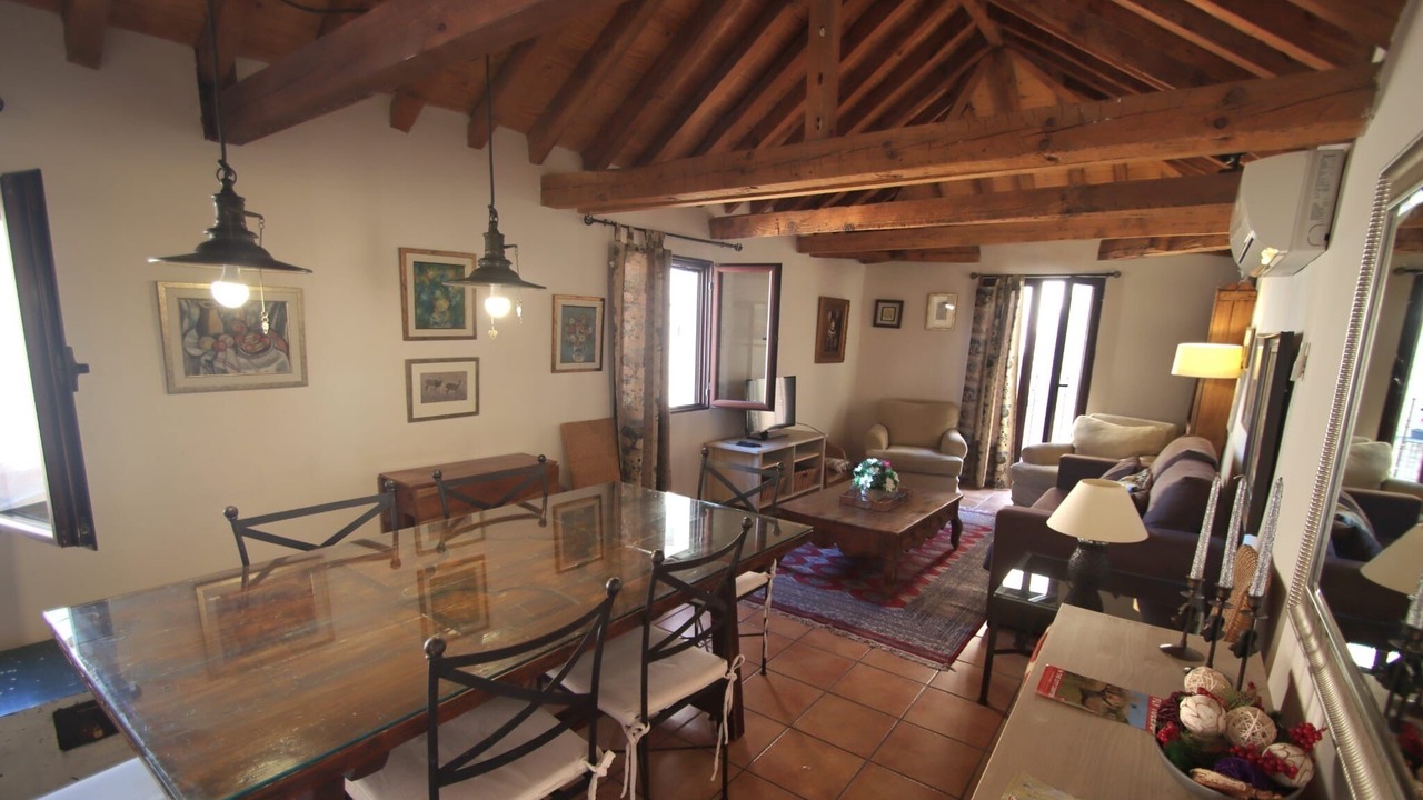 Photo of Livingroom in Toledo City Center