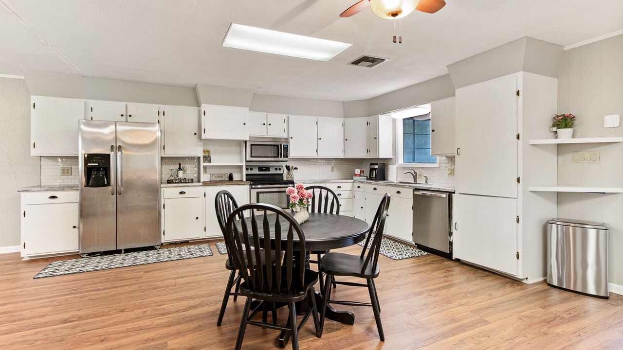 Photo of Kitchen in Butte La Rose
