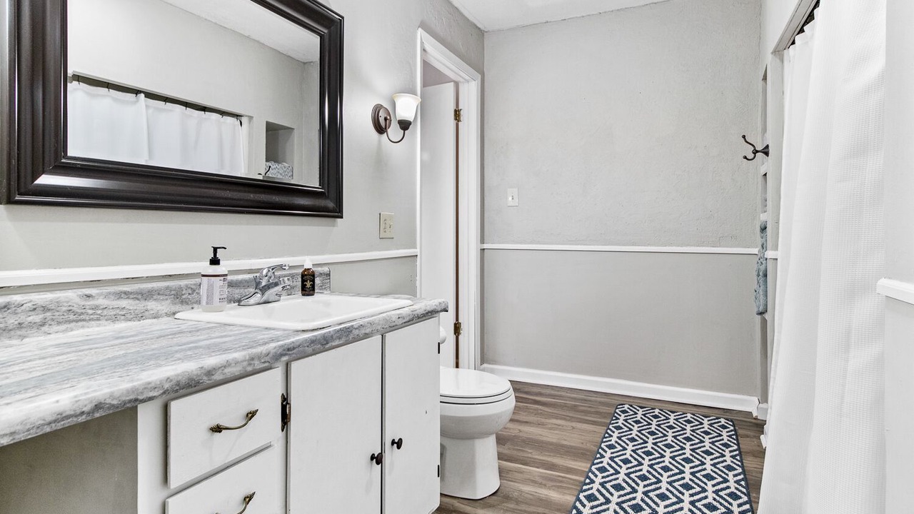 Photo of Bathroom in Butte La Rose