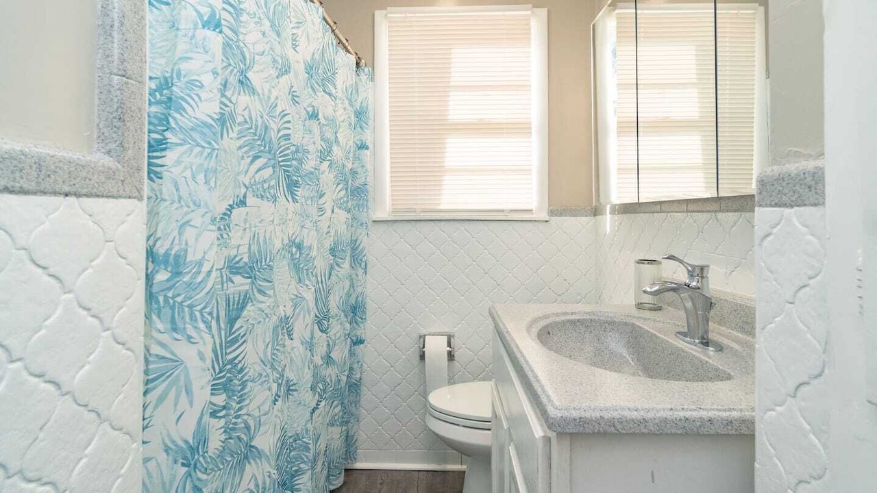 Photo of Bathroom in Gunter Afs