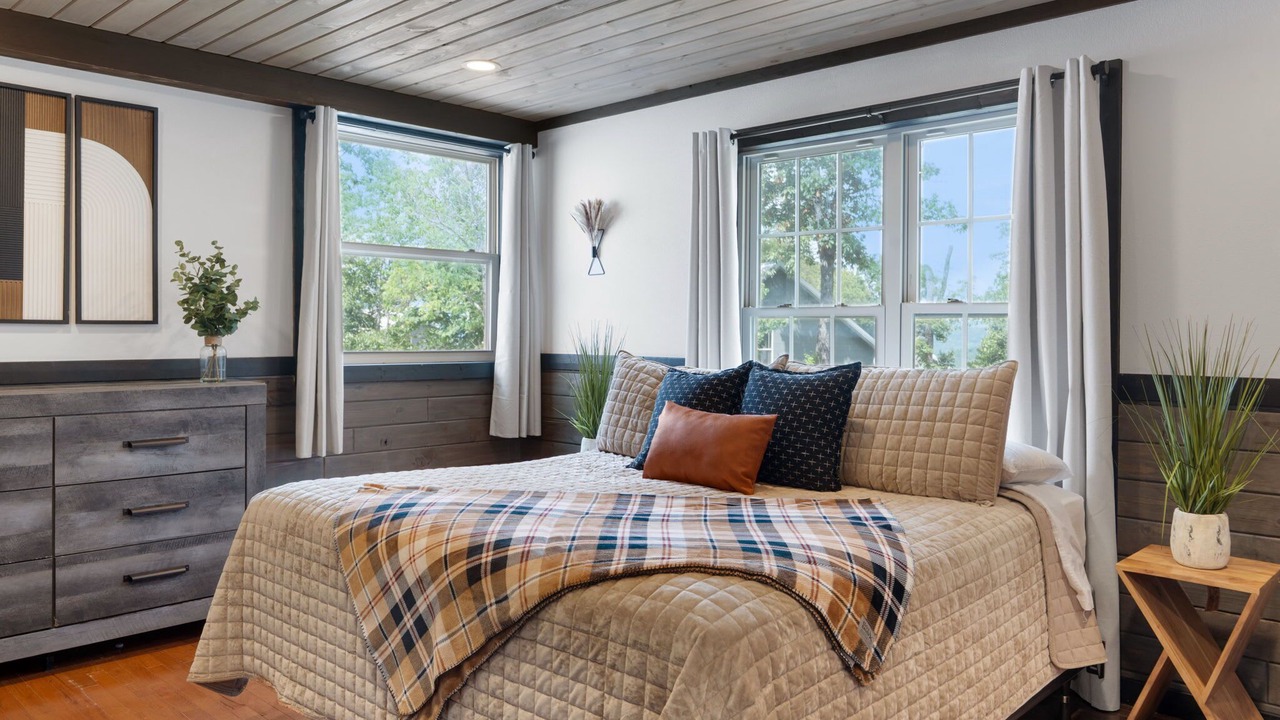 Photo of Bedroom in Bryant