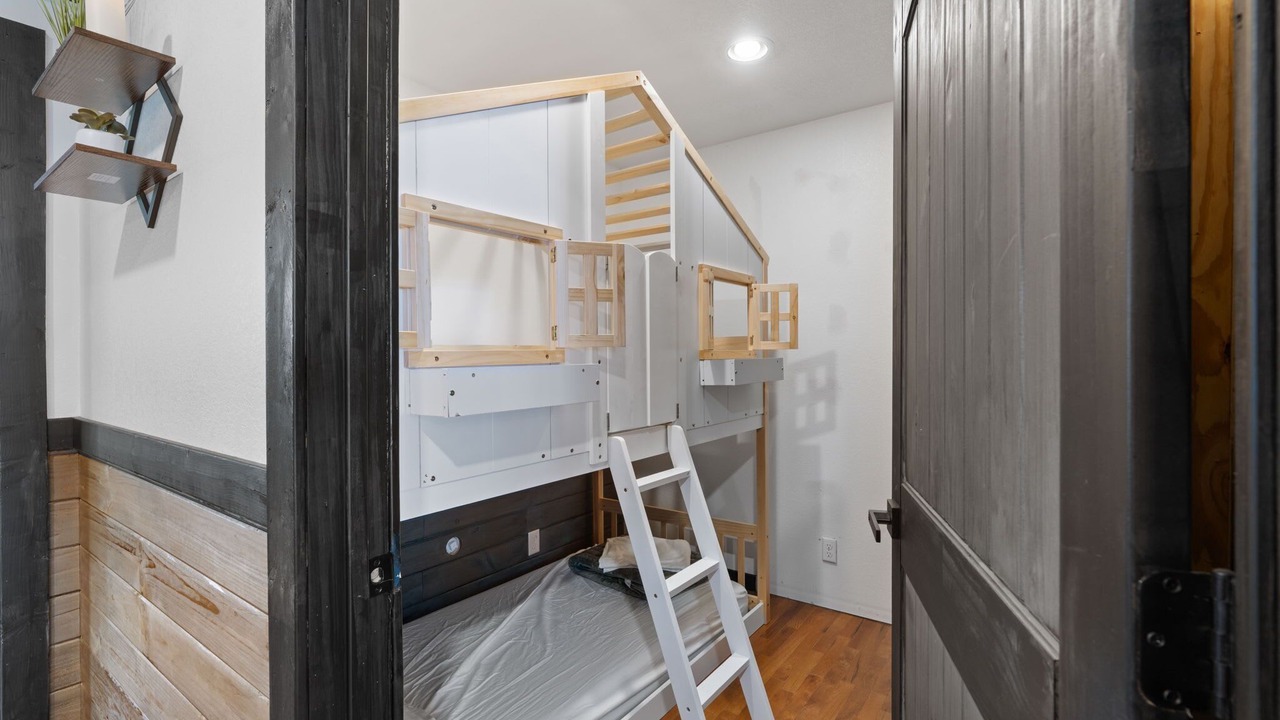 Photo of Bedroom in Bryant