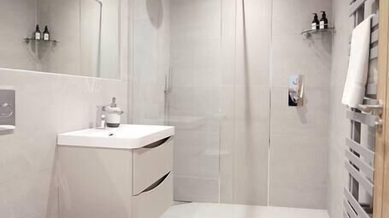 Photo of Bathroom in Compton Martin