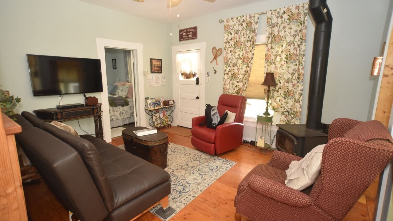 Photo of Livingroom in Dunsmuir