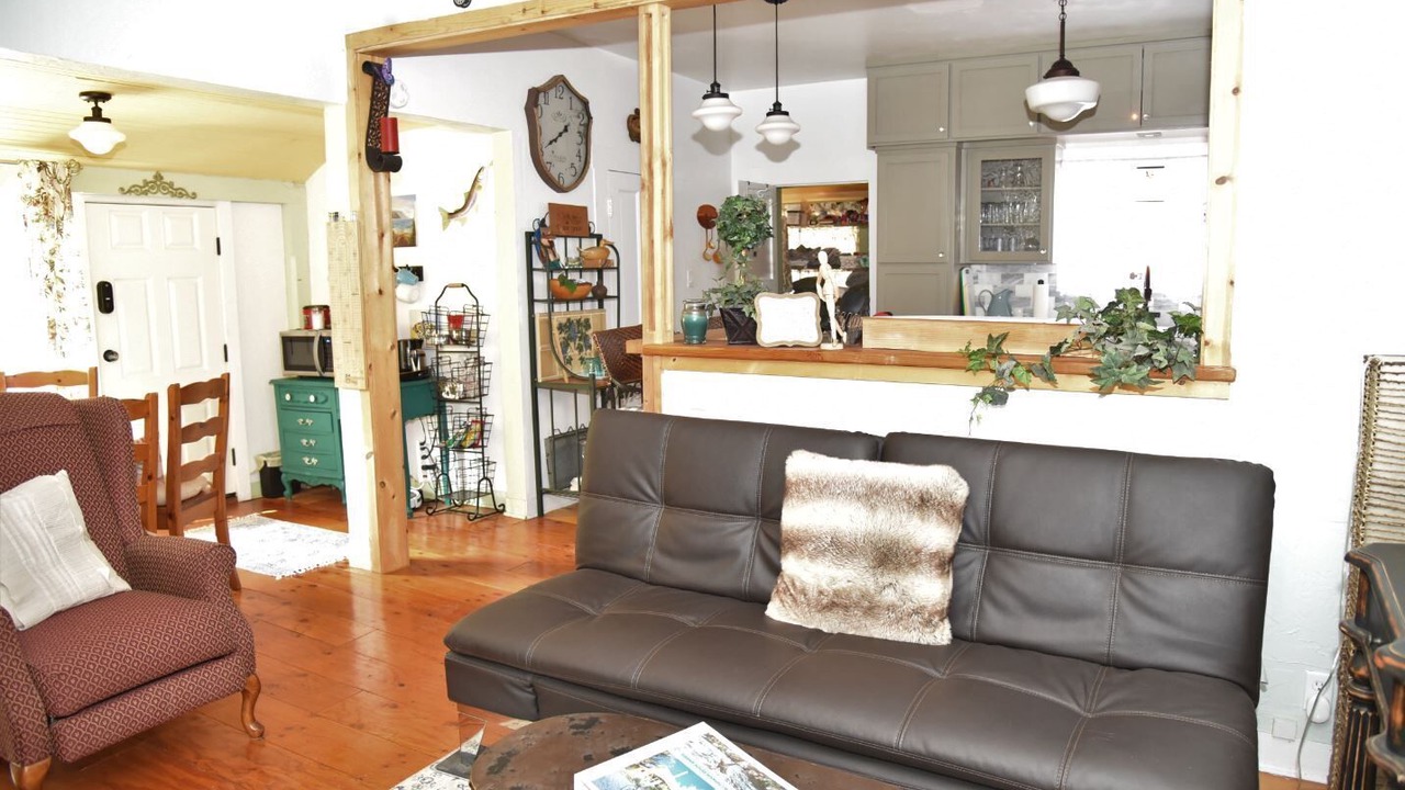 Photo of Livingroom in Dunsmuir