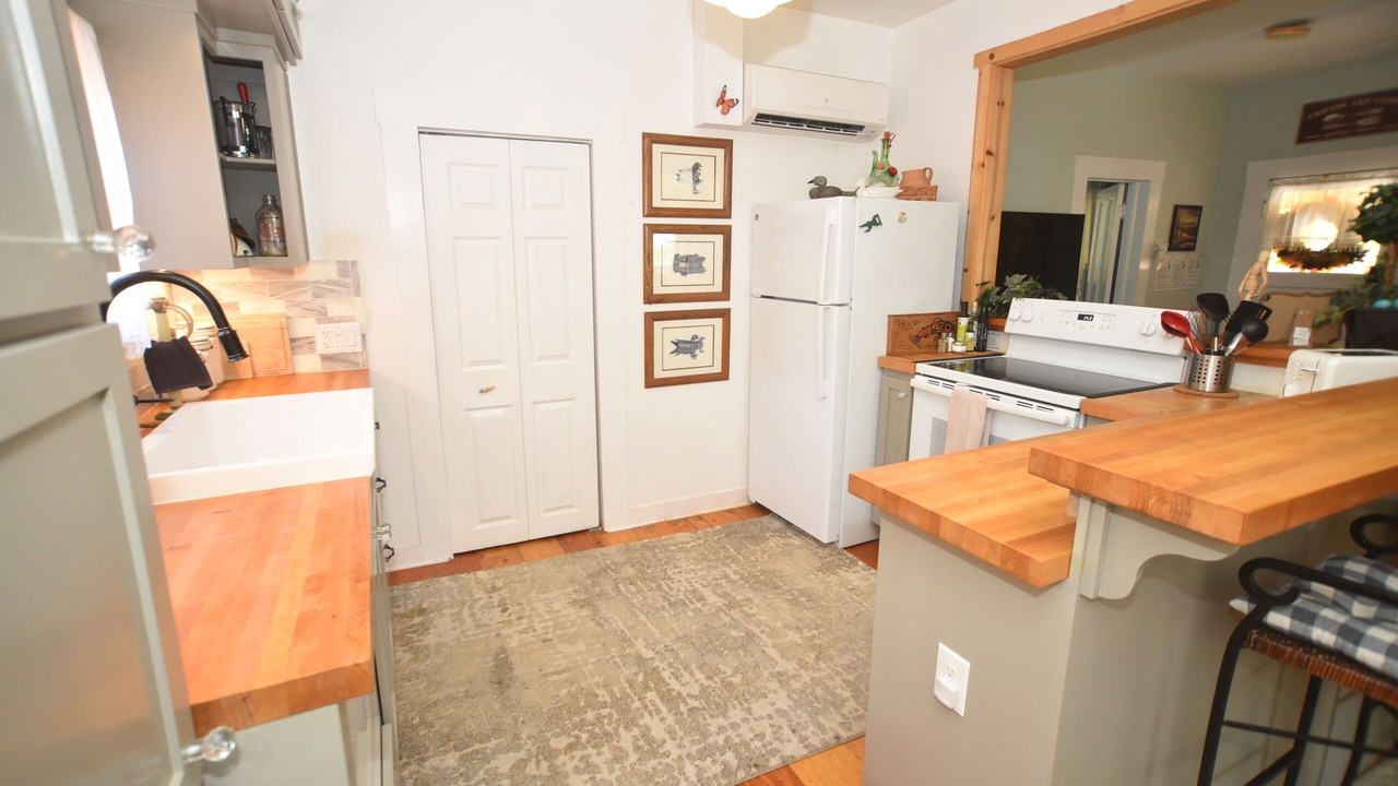 Photo of Kitchen in Dunsmuir