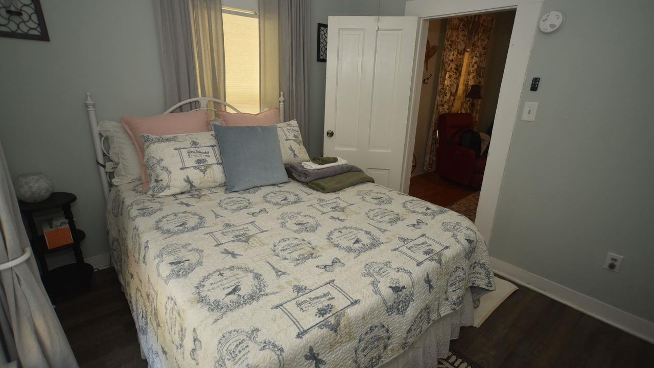 Photo of Bedroom in Dunsmuir