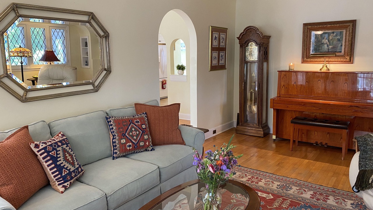 Photo of Livingroom in Middlebury