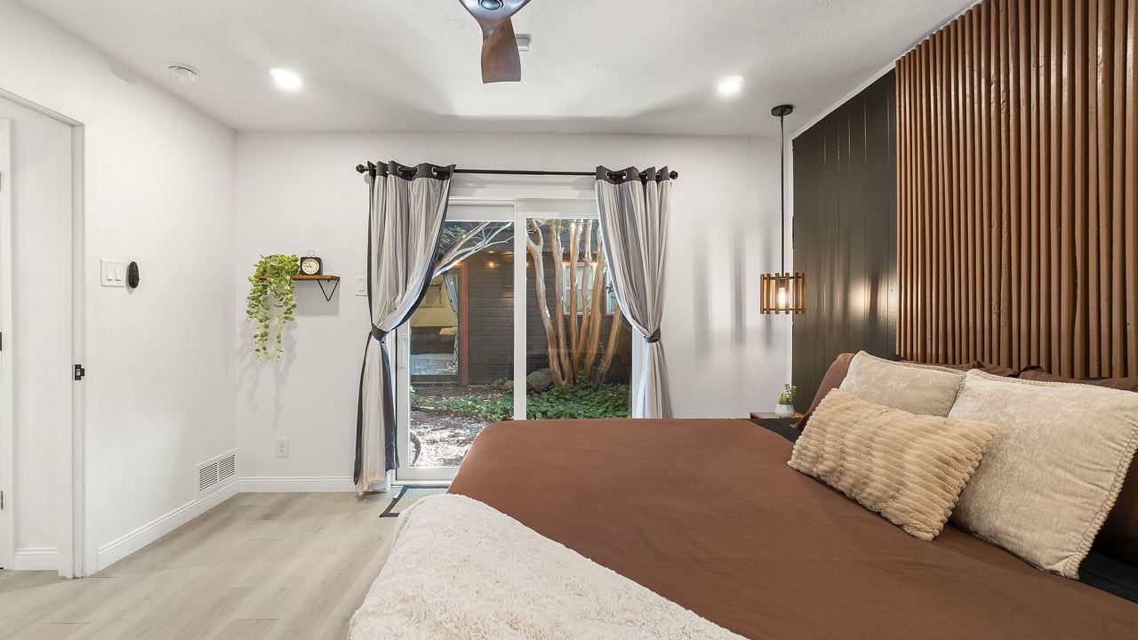 Photo of Bedroom in Lake Highlands