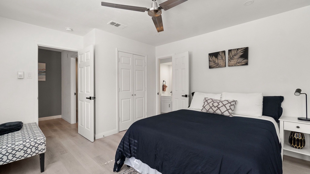 Photo of Bedroom in Lake Highlands