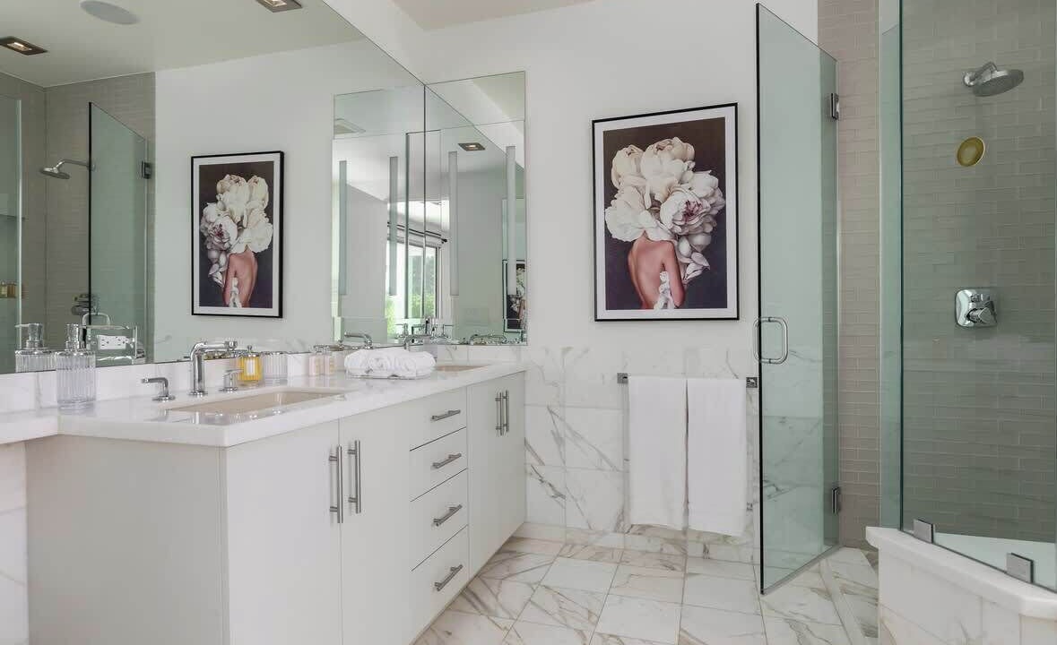 Photo of Bathroom in Hollywood Hills West