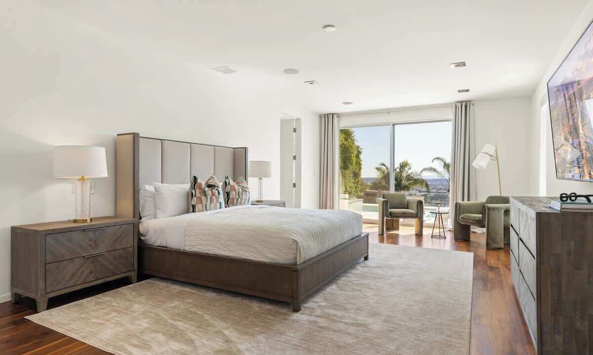 Photo of Bedroom in Hollywood Hills West