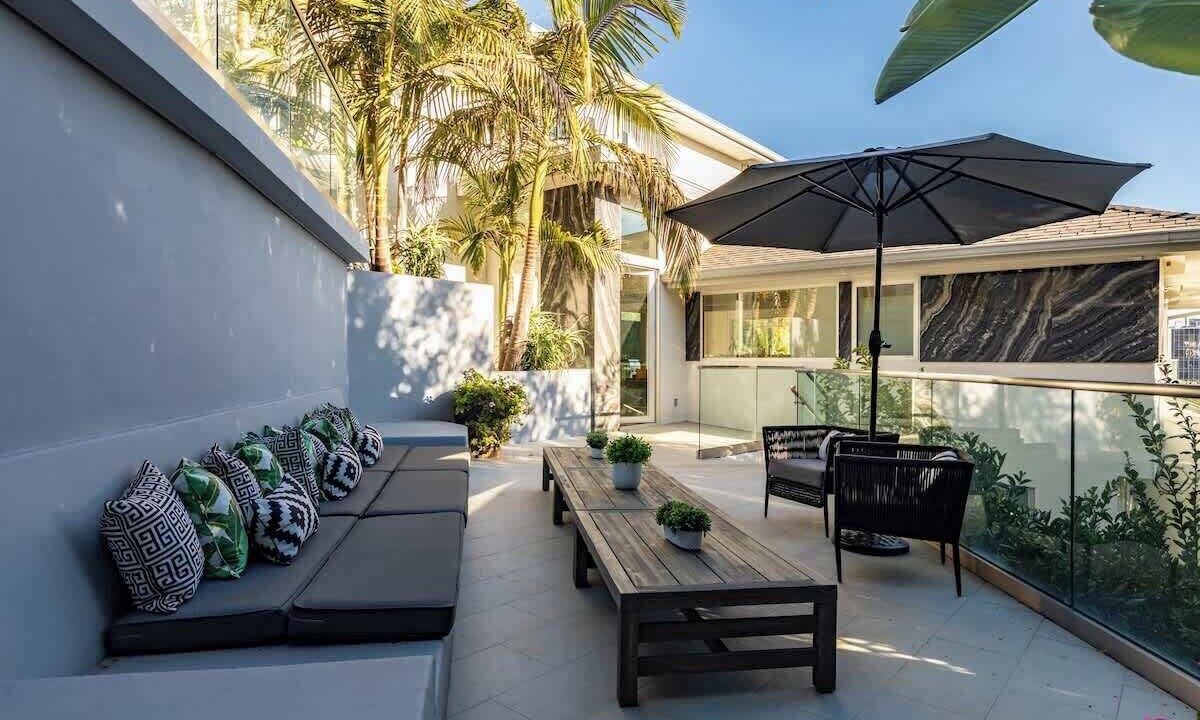 Photo of Outdoor in Hollywood Hills West