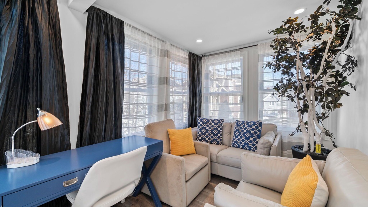 Photo of Livingroom in Roslindale