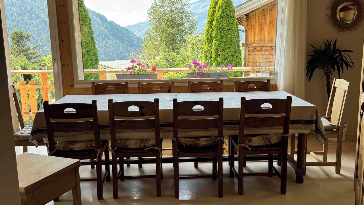 Photo of Others in Seez