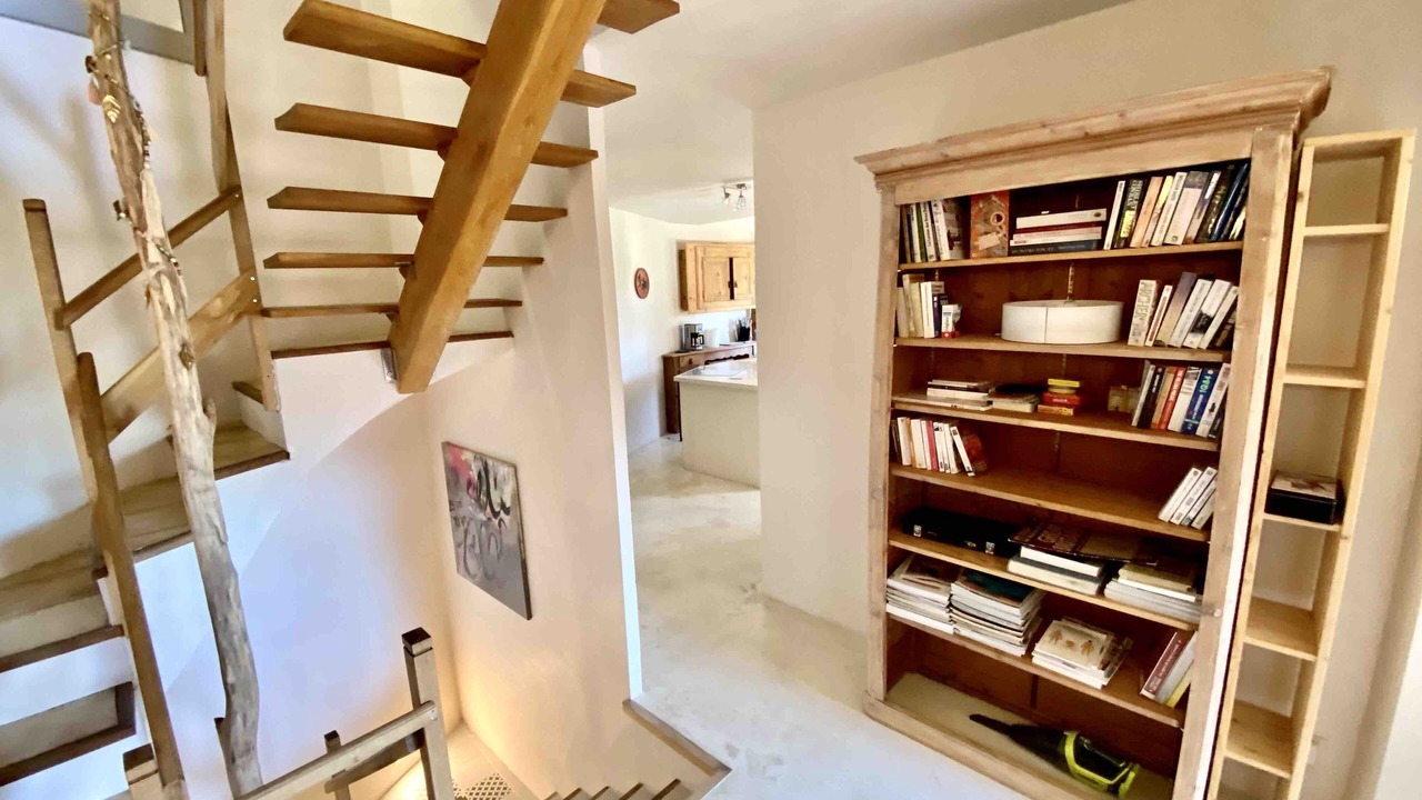 Photo of Others in Seez