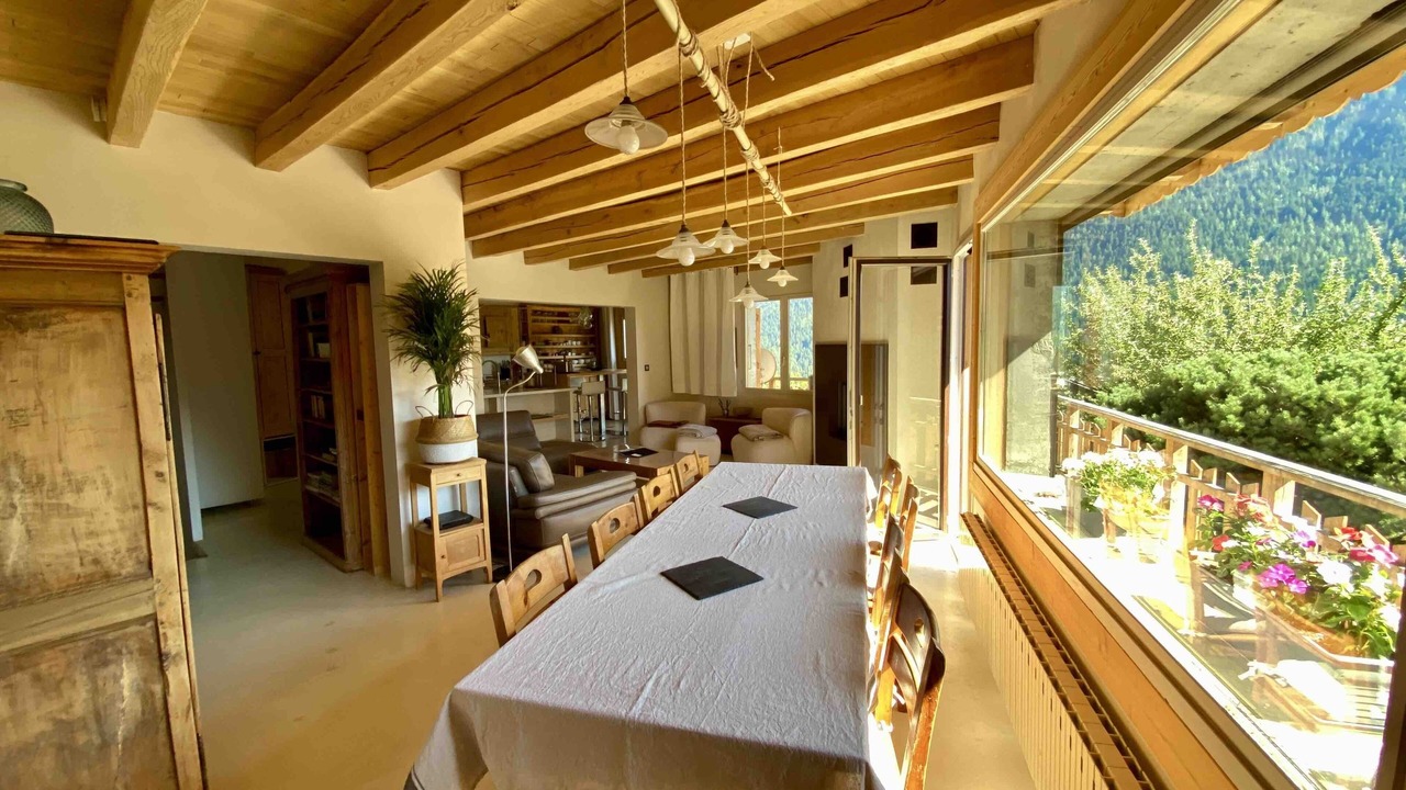 Photo of Others in Seez