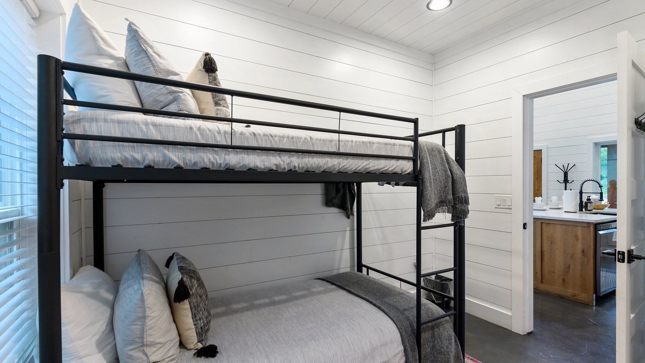 Photo of Bedroom in Broken Bow