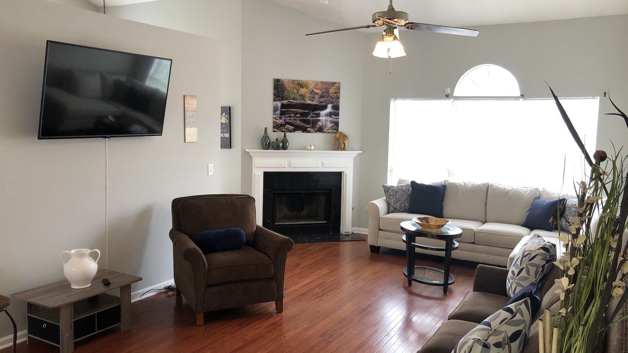 Photo of Livingroom in Lawrenceville