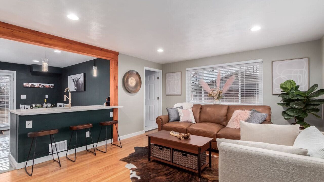 Photo of Livingroom in Berkley