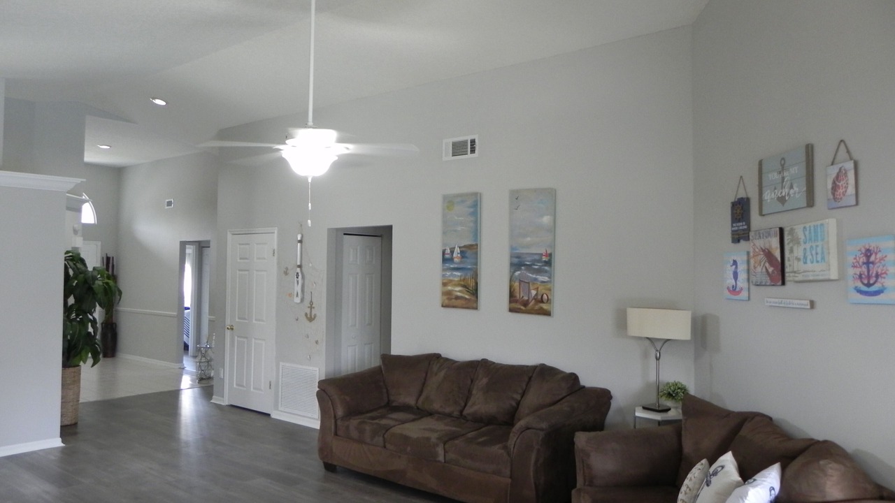 Photo of Livingroom in Riverview