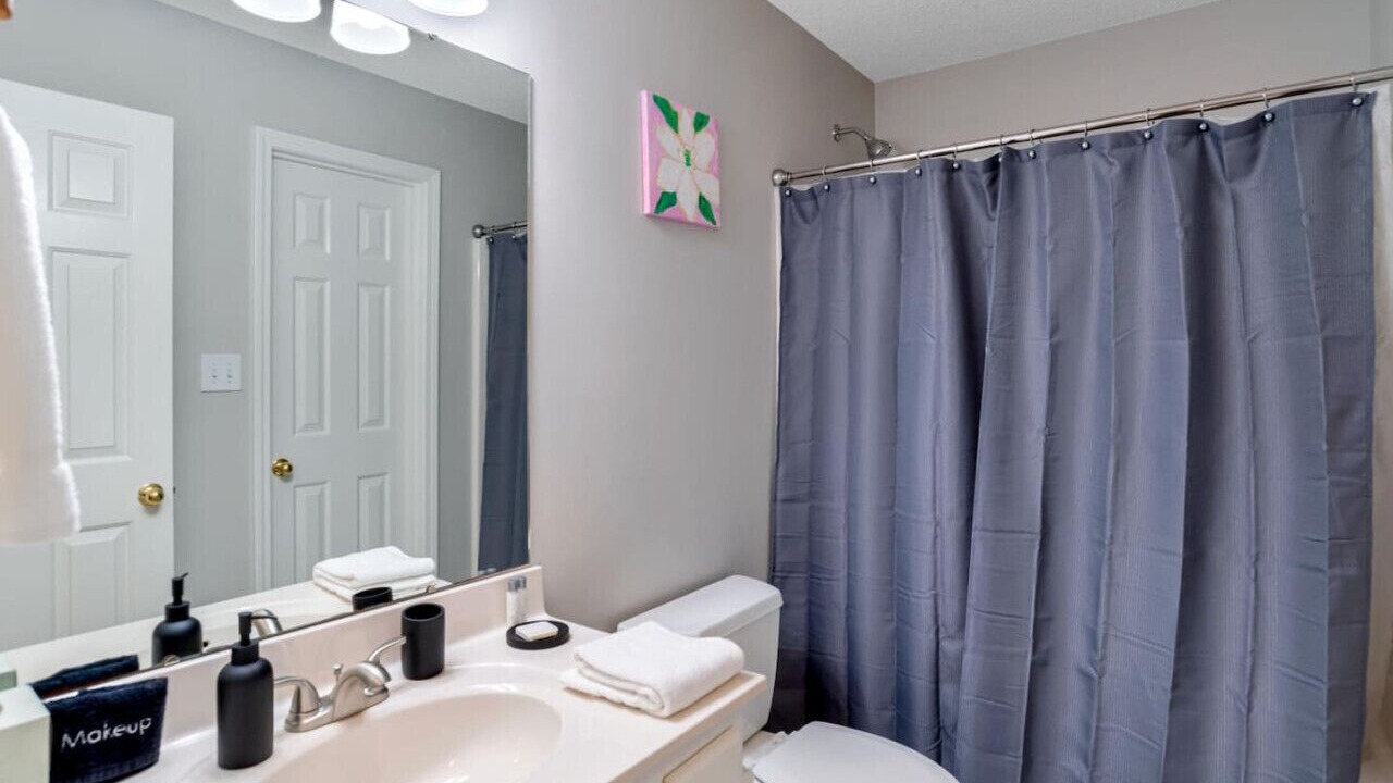 Photo of Bathroom in Royal Pines