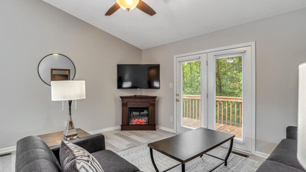 Photo of Livingroom in Royal Pines